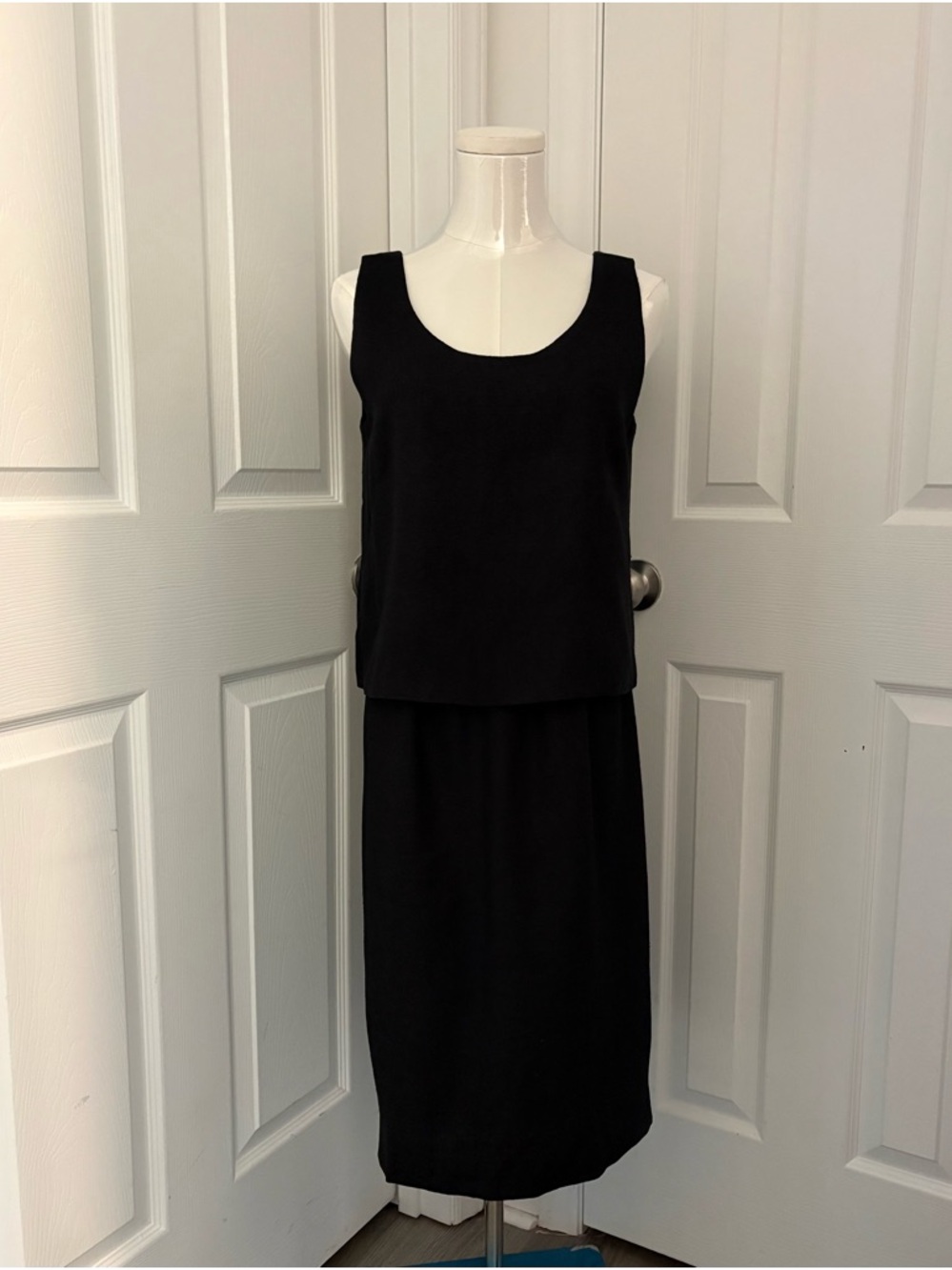 Vintage SANSAPPELLE Classic Black Raw Silk 2 Piece Sleeveless Skirt Set, Size 6